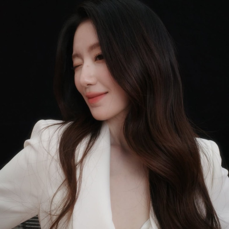 舒華美白秘訣是選對粉底！I-DLE化妝師親授同款底妝4大上妝技巧