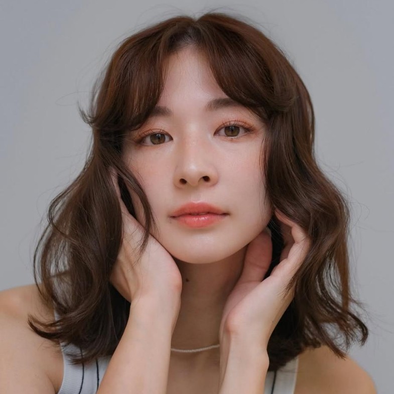 2025及肩髮型推薦｜22款中短髮修飾臉型靈感：層次剪、木馬捲顯小臉