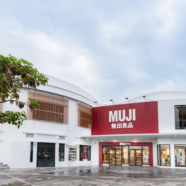 雲林首家無印良品登場！純白兩層樓街邊店，落腳斗六