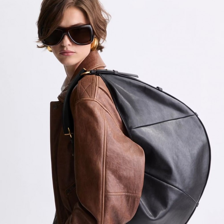 YSL半月包推薦Top3：Rosé同款社群討論度高！