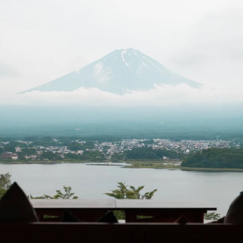 富士山最美飯店「虹夕諾雅」8大亮點開箱：沒有電視、沒有溫泉，卻被譽為一生必住旅宿｜Bella出國去