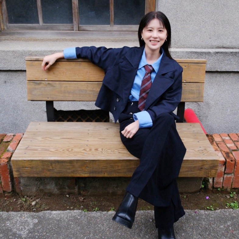 拆解林予晞41歲減齡穿搭像25歲的7大關鍵：不裝嫩，靠這「硬挺感」穿出知性天花板