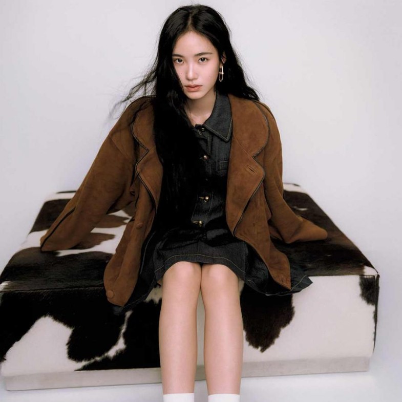 2025秋冬麂皮外套推薦Top 5！Ｍiu Miu時髦百搭，Sandro「這件」Lily許韶恩同款