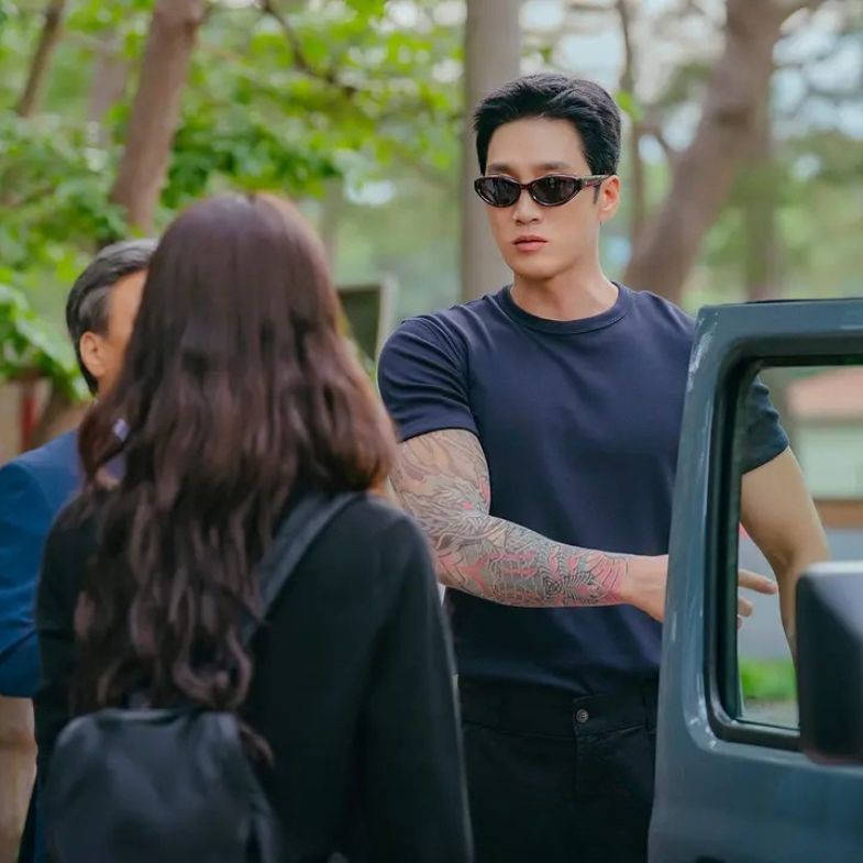 在眾人面前保持距離，私下卻百般照顧你的「地下情高手」星座TOP4：天蠍深謀慮，「這星座」愛玩心理戰