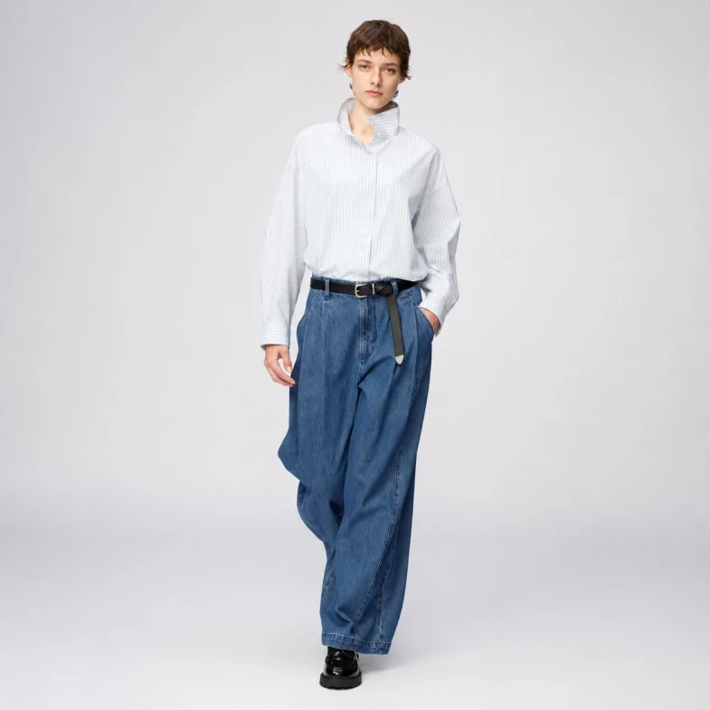 Uniqlo又出顯瘦神褲！C系列「寬版氣球牛仔褲」登場，藏肉效果程度不輸繭形褲！