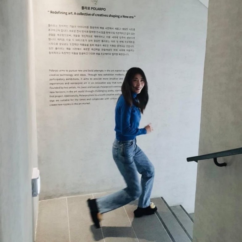 河智苑減齡穿搭5公式：這款「牛仔褲」最修飾身材！