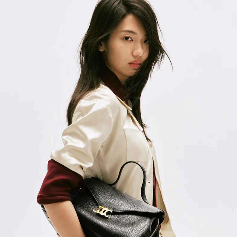 Celine 2026 冬季系列率性登場！俐落剪裁、鮮明色彩穿出自由姿態