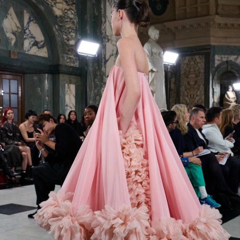 2027春夏時裝週｜Simone Rocha 5解析：倫敦時裝週最指標設計師