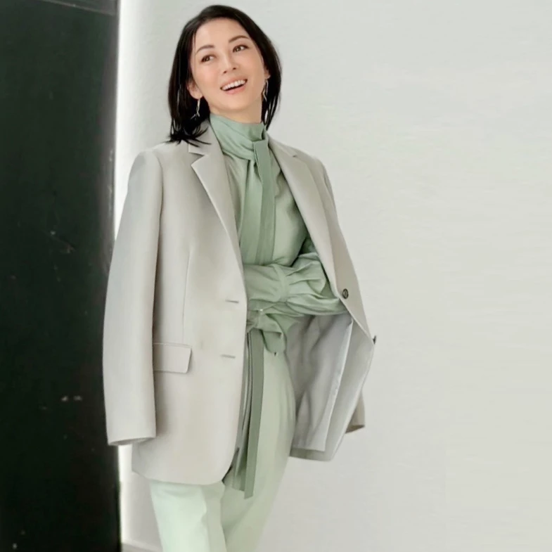 《電車男》愛馬仕小姐回來了！伊東美咲49歲減齡穿搭近況曝：網友驚呼美貌如昔