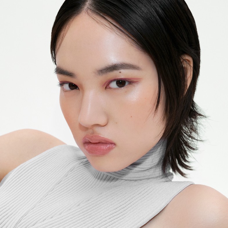 2026春季彩妝趨勢3大重點！RMK日本彩妝師點名粉彩色、偏光妝與銀色眼影