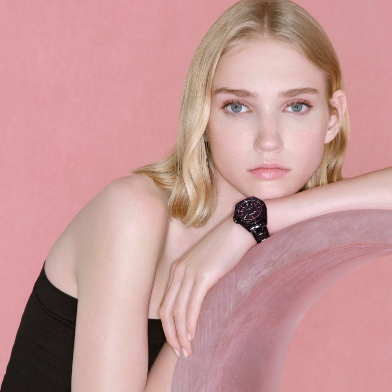 當香奈兒腕錶遇上彩妝盤！Blush系列腕錶將「化妝品」戴上手腕