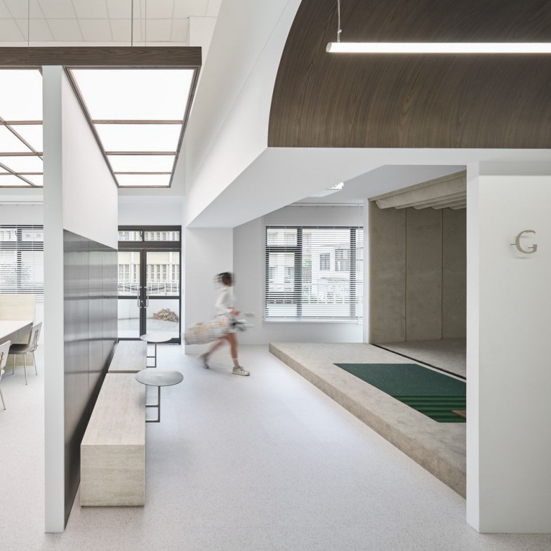 台中新地標！室內高爾夫Golfwer獲外媒肯定，打造超美極簡球場