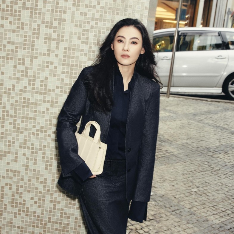 《一路繁花2》張柏芝45歲減齡穿搭5公式：牛仔寬褲穿搭年輕10歲